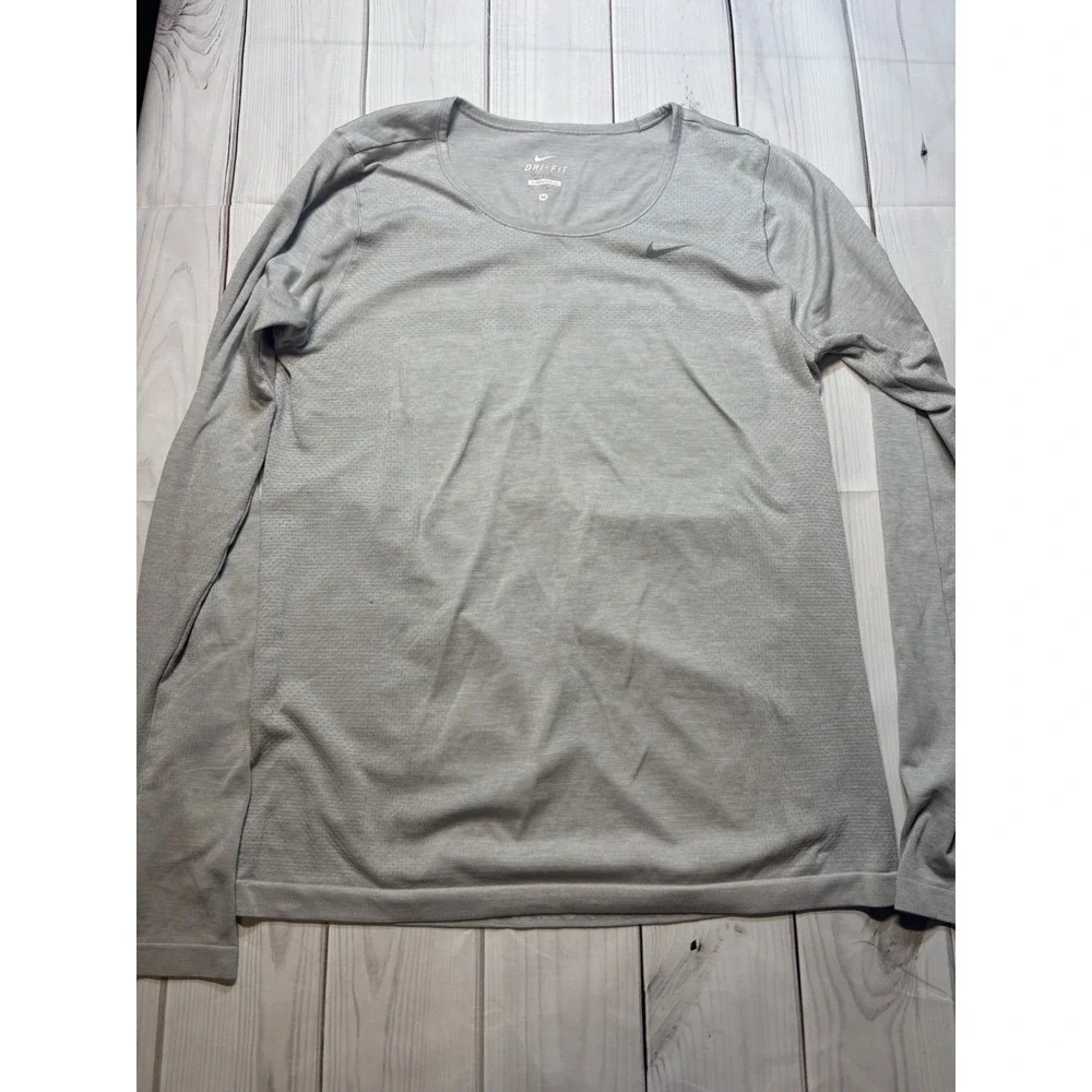Women's Nike Dri Fit Light Grey Long Sleeve Shirt Thumb Hole Medium